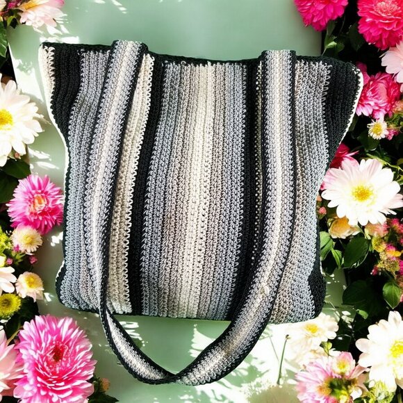 Stone Mountain Gray Striped Polyester Crossbody Purse Shoulder Bag 11392 - Picture 3 of 10